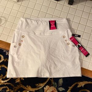 Teezher White Skort  with Button Accents-NWT-‎ retail 35